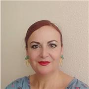 Graduada en psicología ofrece clases en diversas materias.